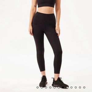 Girlfriend Collective Black High-Rise Compressive Pocket Legging - size S, 28.5”